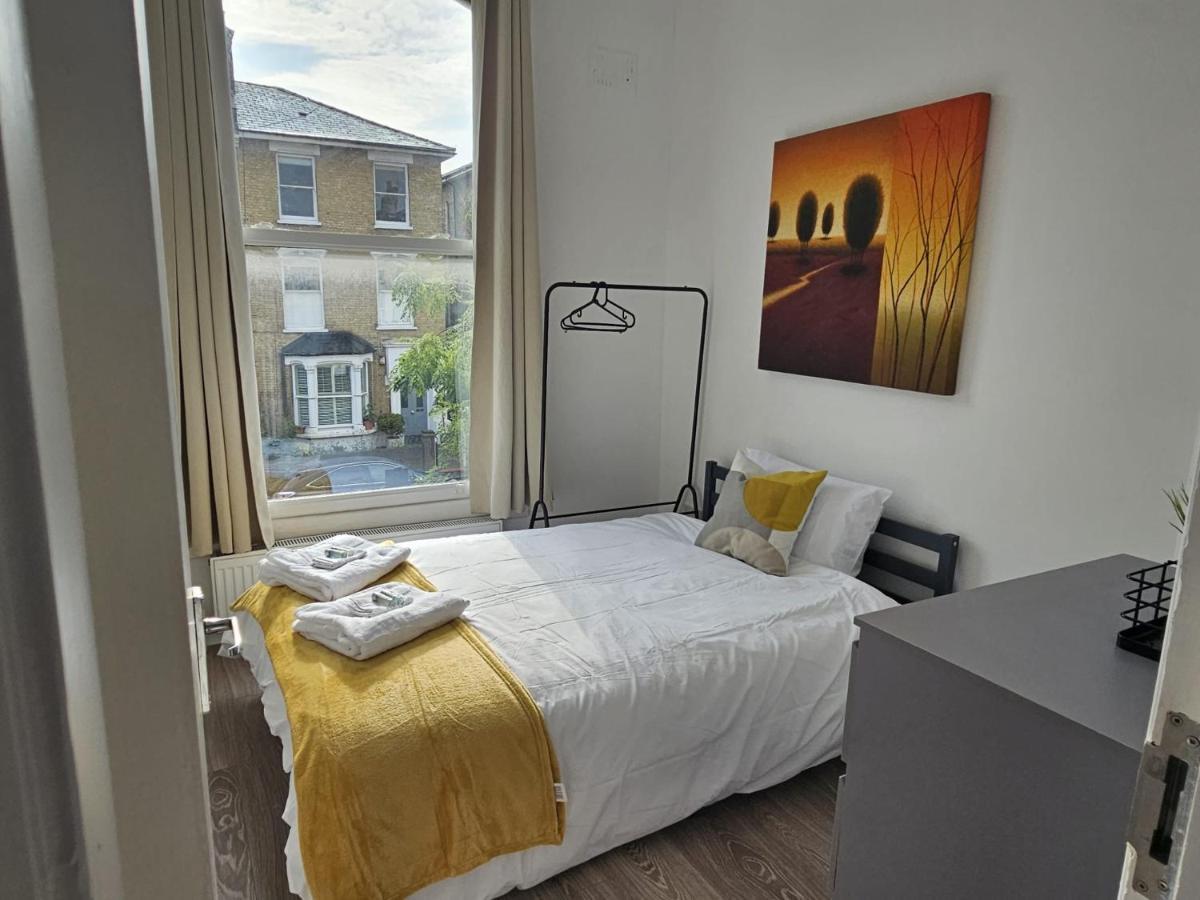 3 Bedroom In Finsbury Park Appartamento