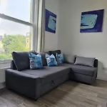 3 Bedroom Apartment In Finsbury Park
