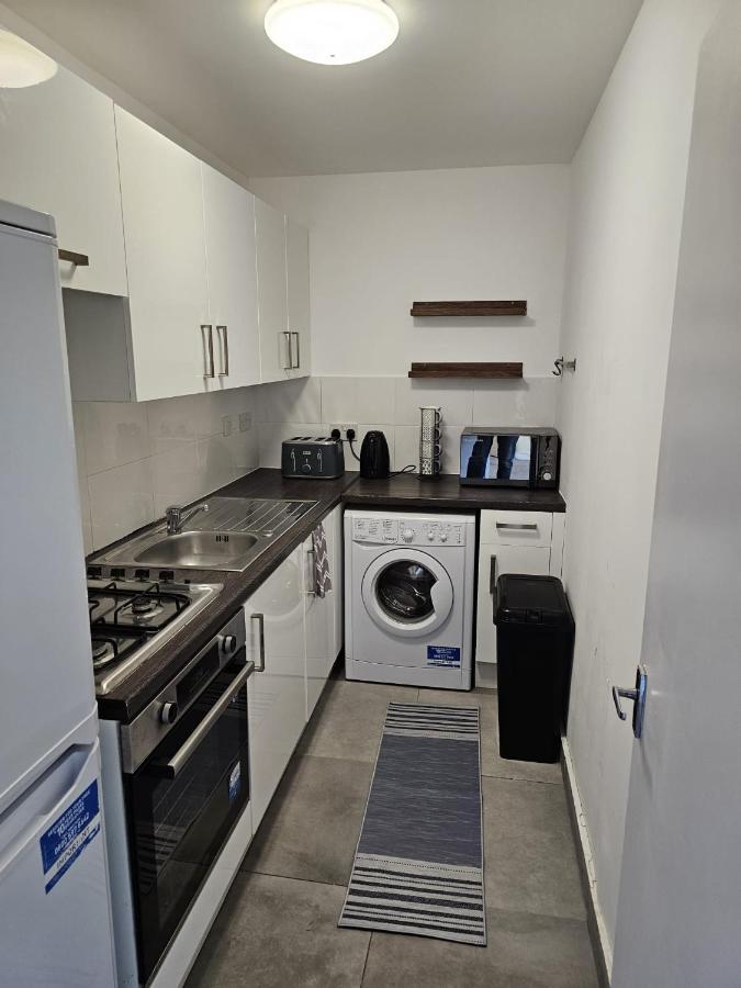 Apartment 3 Bedroom In Finsbury Park London